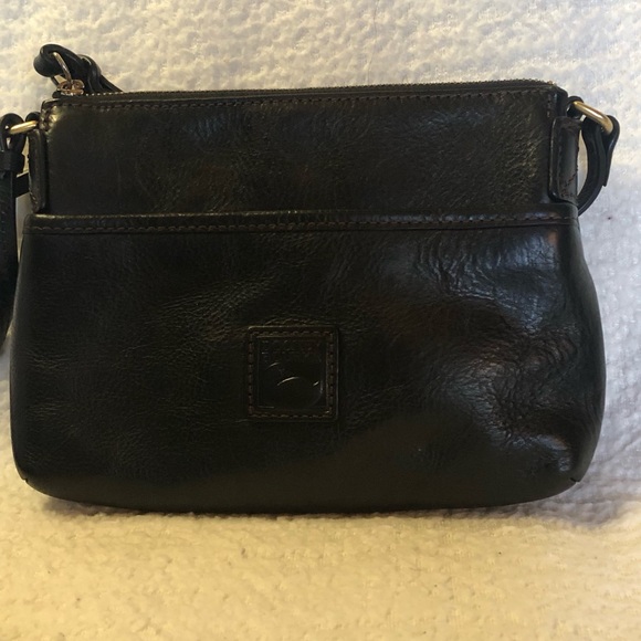 Dooney and Bourke Small Crossbody Bag in Black Florentine Leather. EUC - Picture 2 of 9